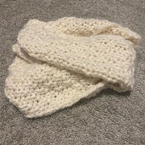 🕺2/$15 Old Navy Soft Knit Scarf